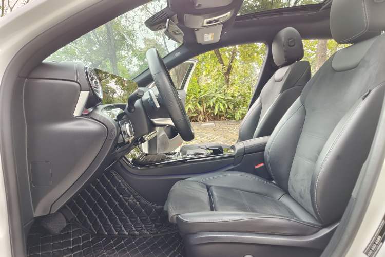 Used Mercedes-Benz A-Class 2020 A 220 L 4MATIC Sport Sedan Left Front Seat