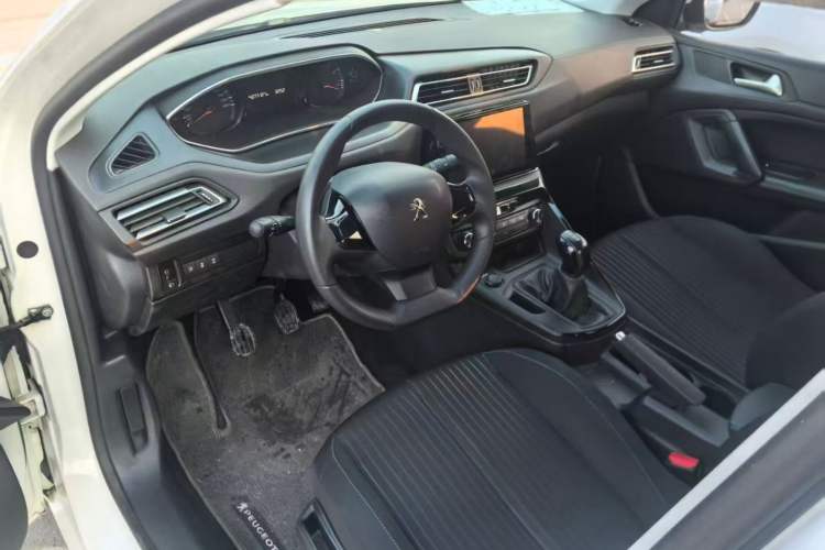 Used Peugeot 308 2018 1.6L Automatic Luxury Edition
