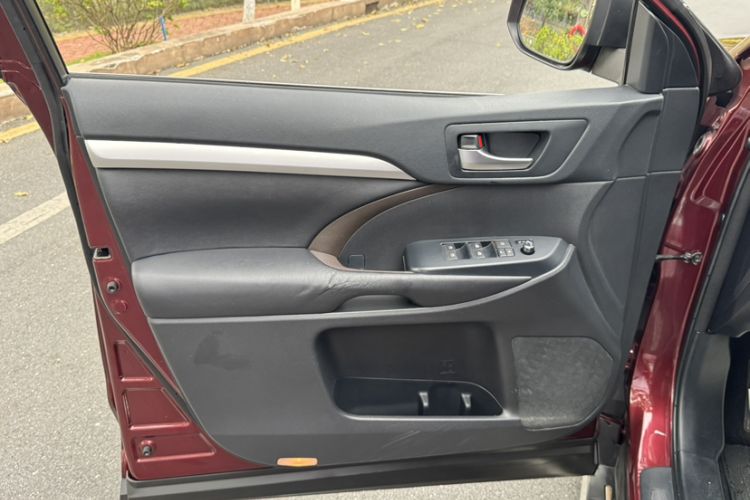 Used Toyota Highlander 2015 2.0T Four-Wheel Drive Luxury Edition 7-Seater