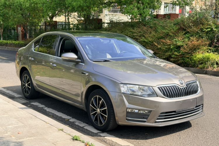 Used Skoda Octavia 2017 TSI280 DSG Smart Drive Edition Exterior 6