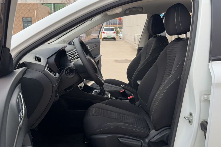 Used Roewe i5 2020 1.5L Manual 4G Connect Luxury Edition