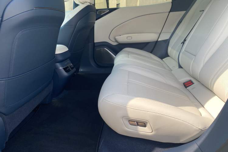 Used Zeekr 007 2024 Four-Wheel Drive Version 75 kWh
