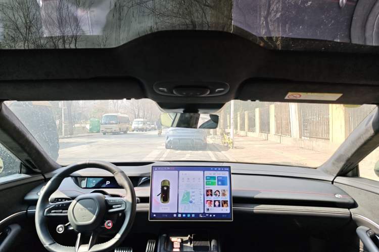 Used Xiaomi Auto SU7 2024 Four-Wheel Drive Ultra-Long Range Advanced Intelligent Driving Max Edition
