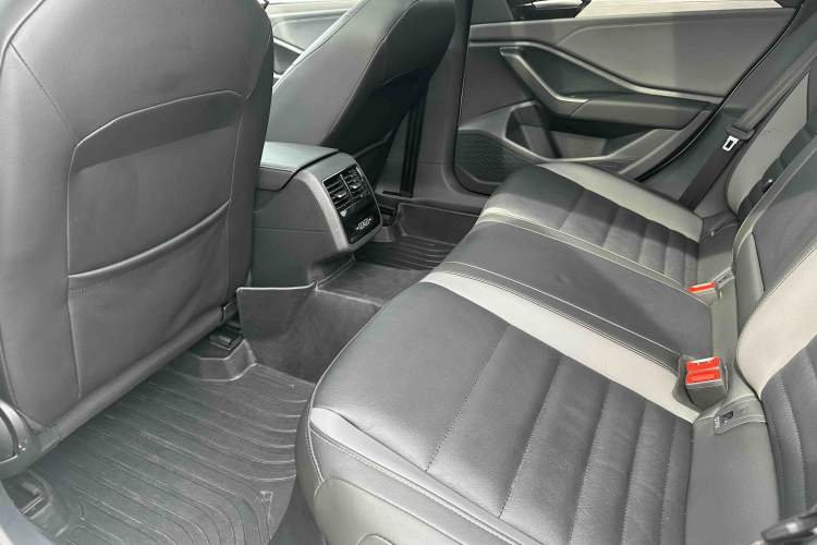 Used Volkswagen Sagitar 2021 280TSI DSG Excellence Edition Interior 5