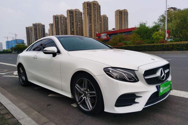 Used Mercedes-Benz E-Class 2020 E 260 Coupe Exterior 2