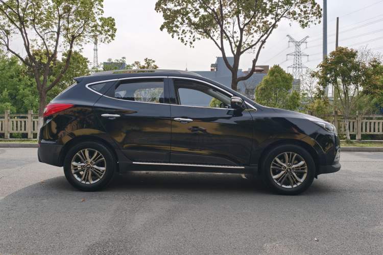 Used Hyundai ix35 2015 2.0L Automatic 2WD Smart Type China IV Exterior 4