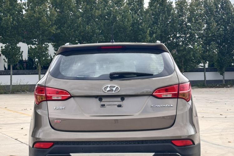 Used Hyundai Santa Fe 2013 2.4L Automatic Two-Wheel Drive Smart Version