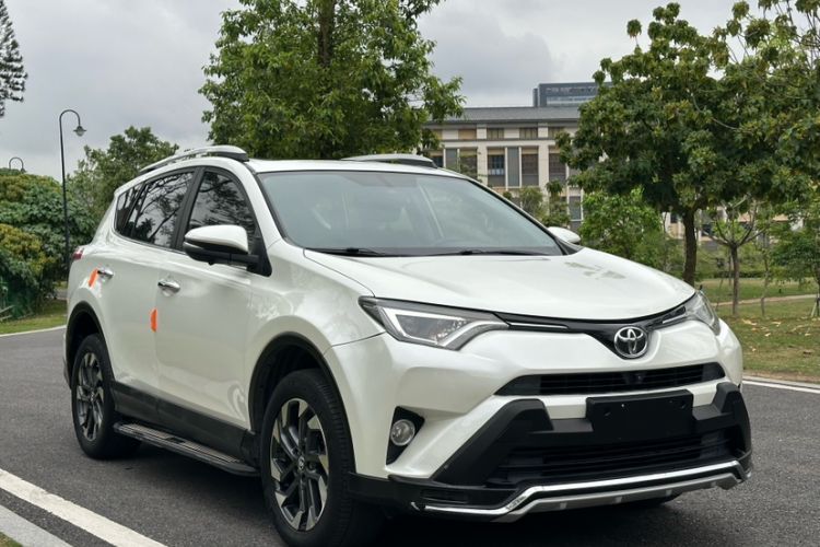 Used Toyota RAV4 2016 2.5L Automatic 4x4 Elite Edition
