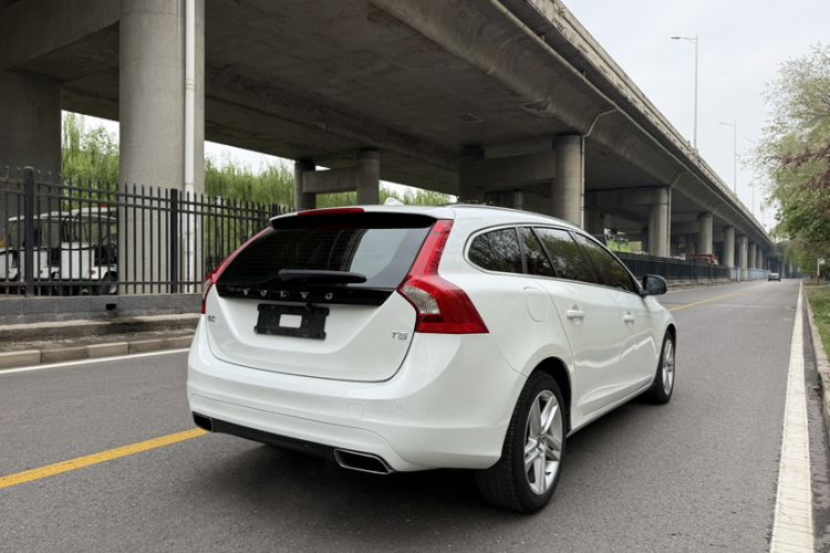 Used Volvo V60 2015 T5 Zhiya Edition Exterior 2