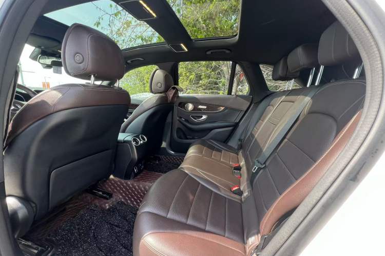 Used Mercedes-Benz GLC 2019 GLC 260 4MATIC Luxury Model
