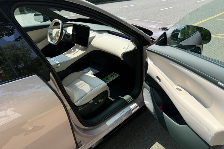 Used Xiaomi Auto YU7 2025 Ultra-Long Range Rear-Wheel Drive Version
