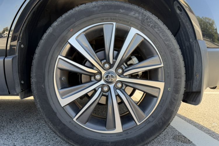 Used Toyota Harrier 2023 2.0L CVT Two-Wheel Drive Luxury Edition
