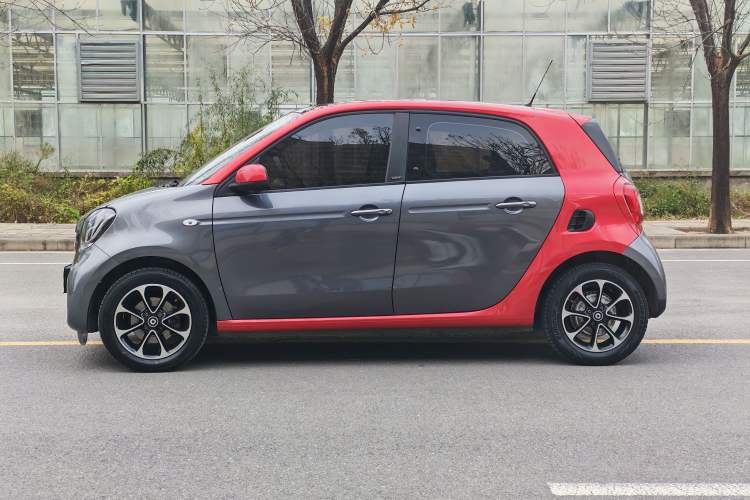 Used smart forfour 2016 1.0L 52 kW Passion Edition
