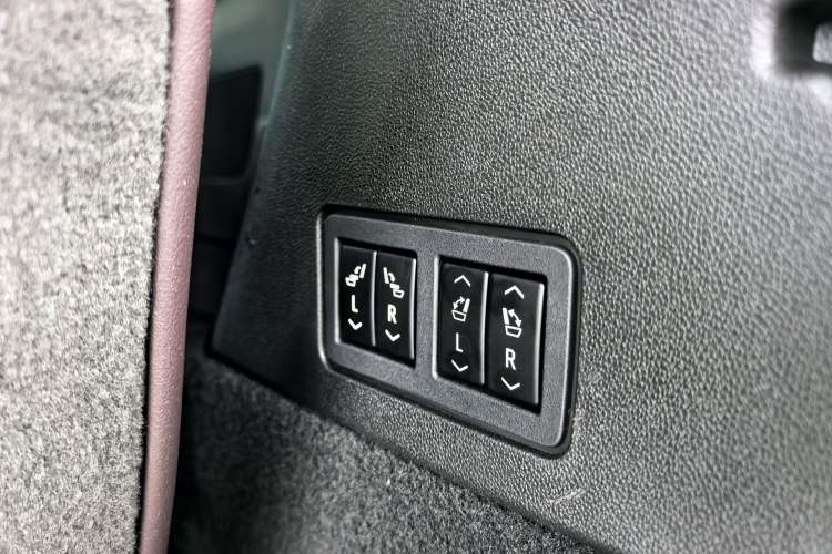 Used Cadillac XT6 2020 28T Six-Seater Four-Wheel-Drive Luxury Version
