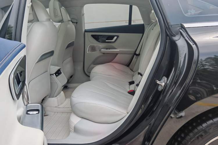 Used Mercedes-Benz EQE 2022 350 Luxury Edition Exterior 7