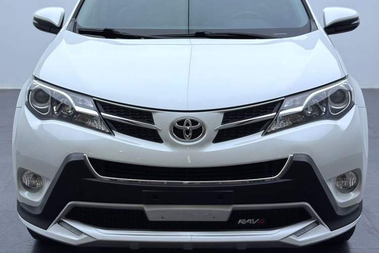 Used Toyota RAV4 2015 2.0L CVT Two-Wheel Drive Urban Edition
