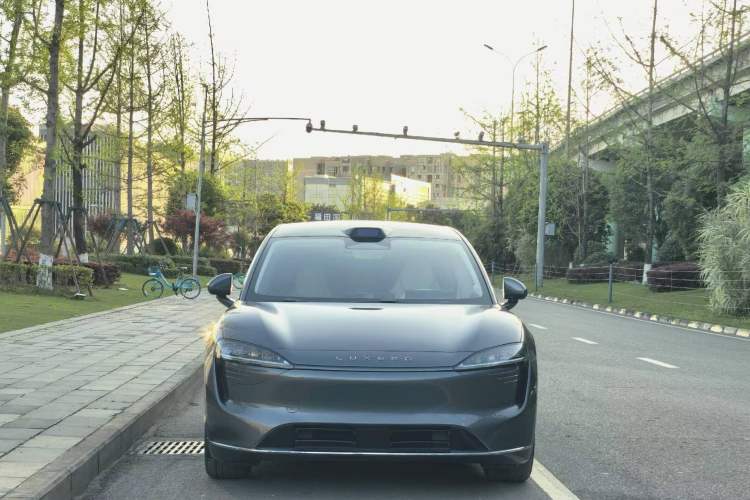 Used Hima Luxeed R7 2024 All-Electric 802 km Max Exterior 5