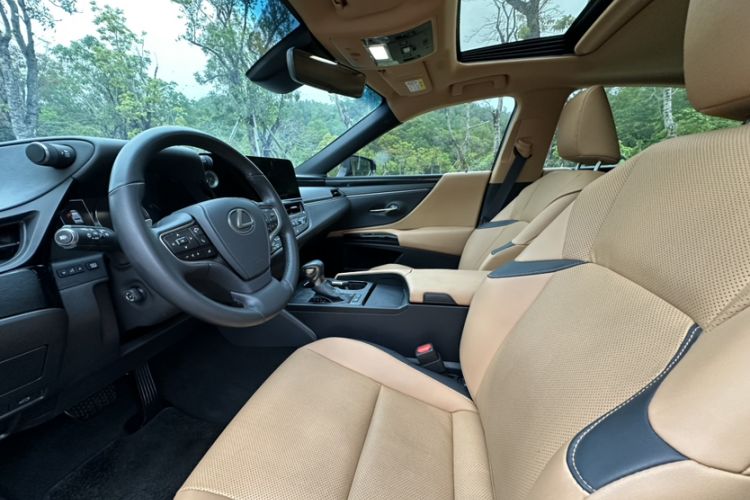 Used Lexus ES 2023 200 Excellence Edition Left Front Seat