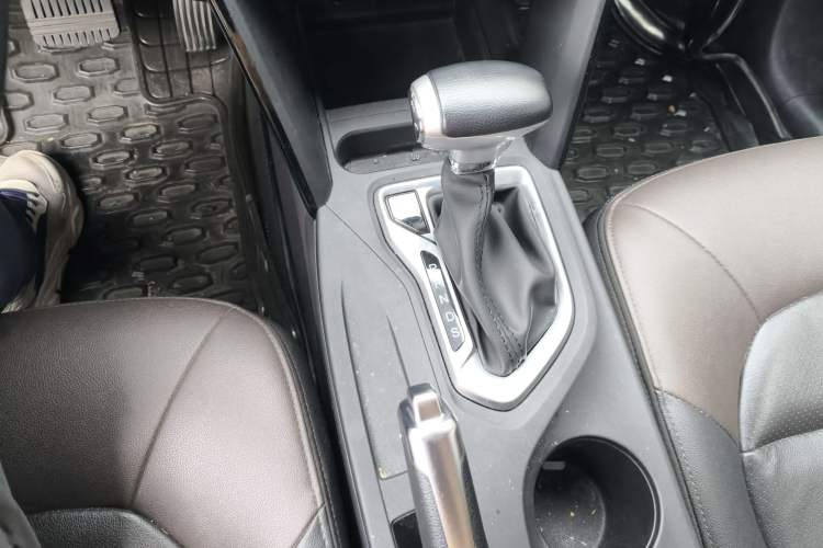 Used GAC Trumpchi GS4 2015 200T G-DCT Luxury Edition Interior 4