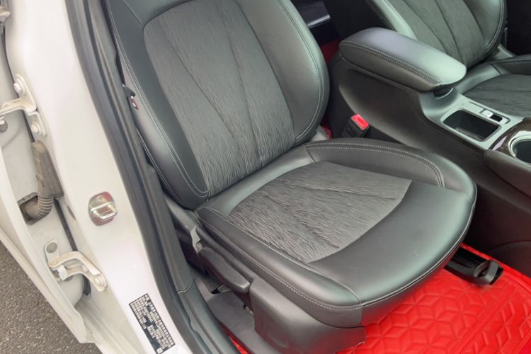 Used Buick Verano 2018 Sedan 20T Dual-Clutch Leading Model Right Front Seat