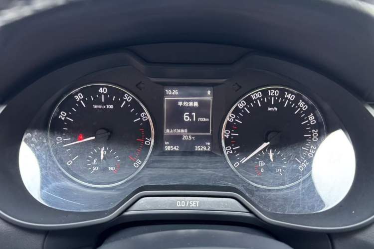 Used Skoda Octavia 2016 TSI280 DSG Smart Drive Edition Odometer Close Up