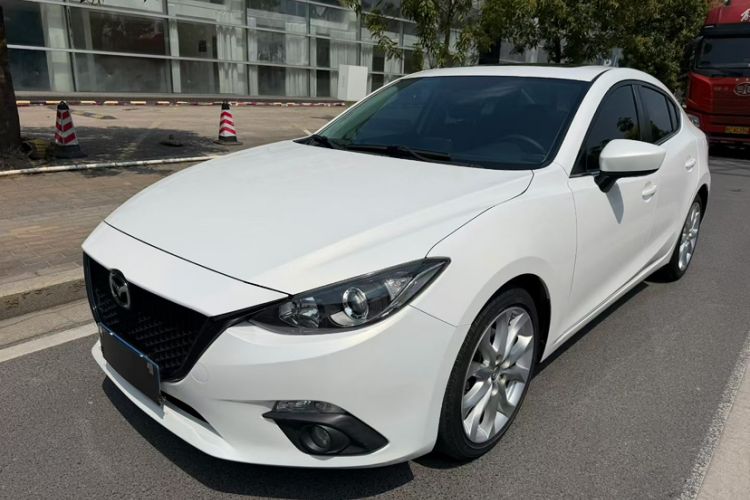 Used Mazda 3 Axela 2016 Sedan 2.0L Automatic Sport Model
