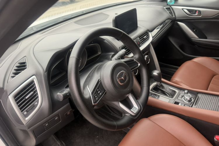 Used Mazda CX-4 2018 2.0L Automatic Two-Wheel Drive Blue Sky Dynamic Version China VI Standard