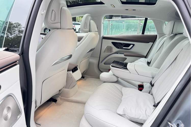 Used Mercedes-Benz EQS 2022 Updated Version 450+ Luxury Edition Interior 1