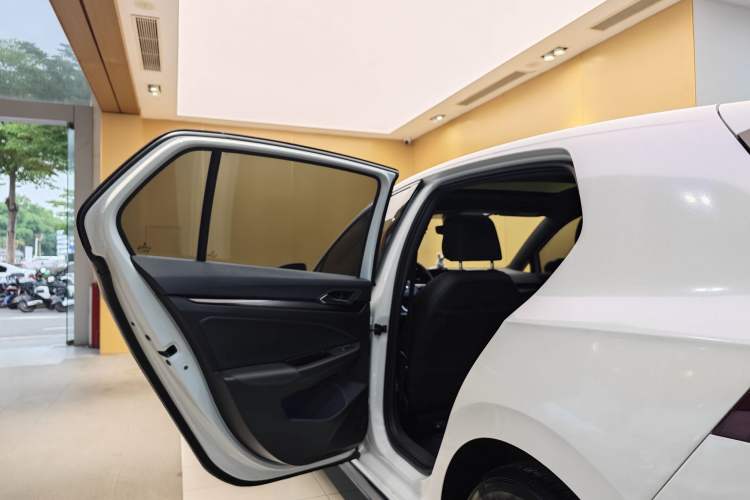 Used Volkswagen Golf 2021 280TSI DSG Pro First Edition Exterior 8