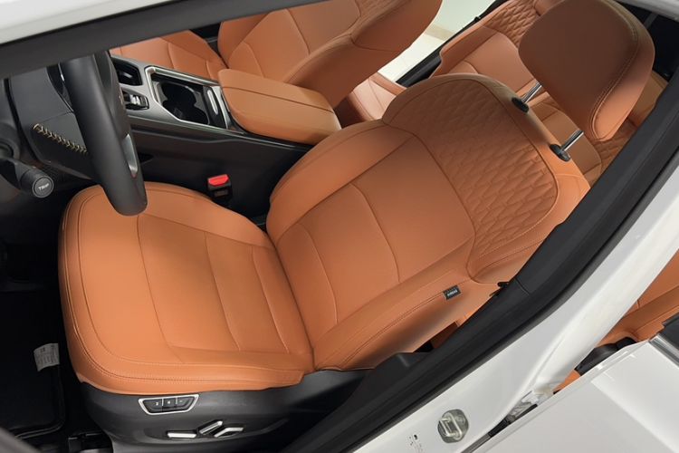 Used Geely Auto Haoyue L 2024 2.0T DCT Flagship Version
