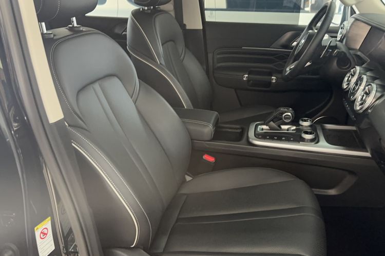 Used Tank 300 2023 Off-Road Edition 2.0T Conqueror Right Front Seat