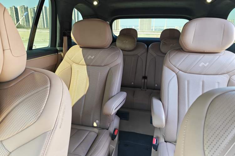 Used ONVO Luxeed L90 2025 Model—Max Six-Seater Version