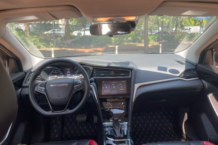 Used Venucia D60 2019 1.6L XL CVT Smart Connect Elite Edition
