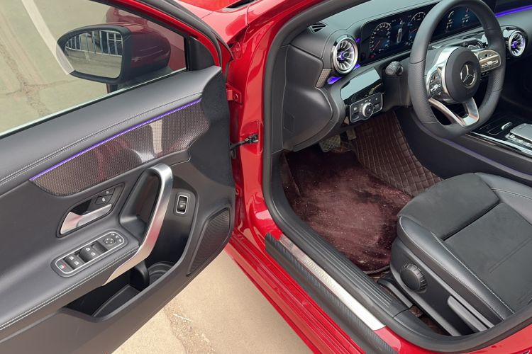 Used Mercedes-Benz A-Class 2022 Second Facelift A 200 L Sport Sedan Fashion Version
