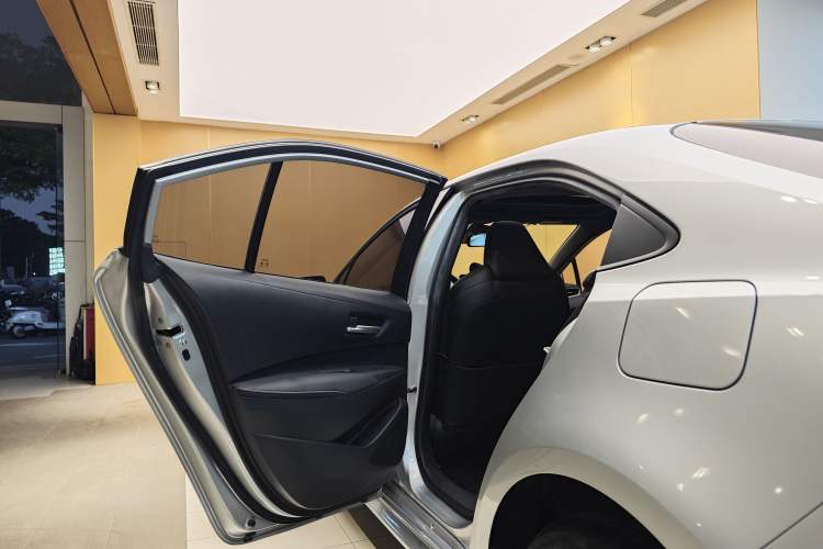 Used Toyota Levin 2021 185T CVT Luxury Edition
