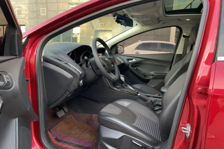 Used Ford Focus 2017 Hatchback 1.6L Automatic Fashion Edition Smart Drive Version Interior 3