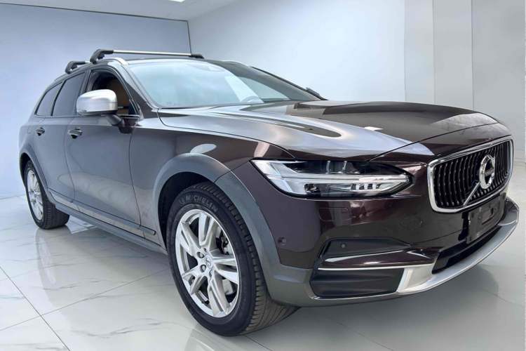 Used Volvo V90 2017 Cross Country T5 AWD Smart Range Edition