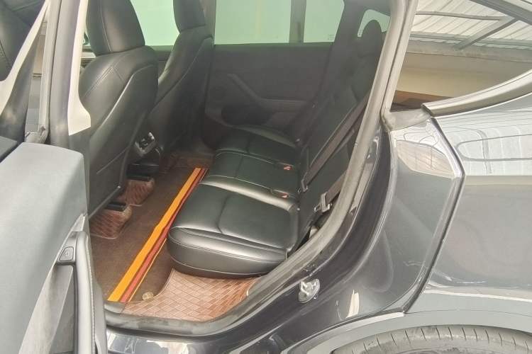 Used Tesla Model Y 2024 Rear-Wheel-Drive Version Interior 3