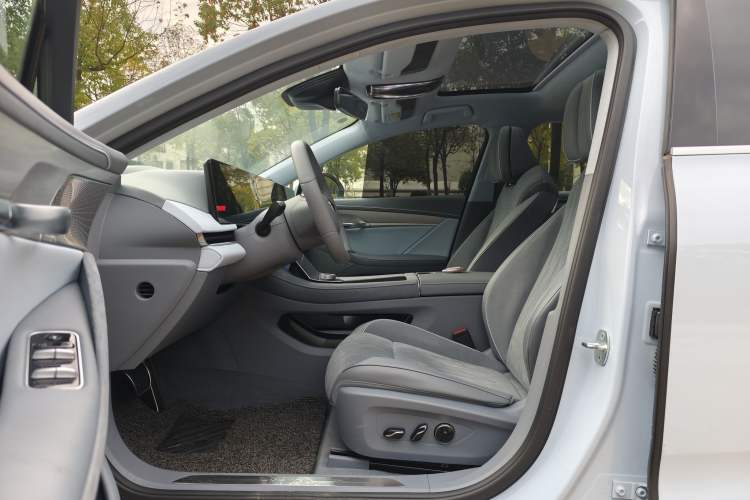 Used VOYAH PASSION 2023 Four-Wheel Drive Standard Edition
