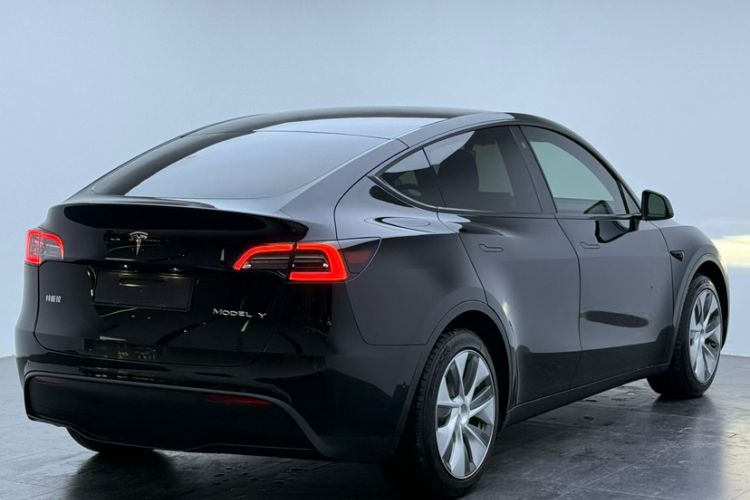 Used Tesla Model Y 2022 Rear-Wheel-Drive Version
