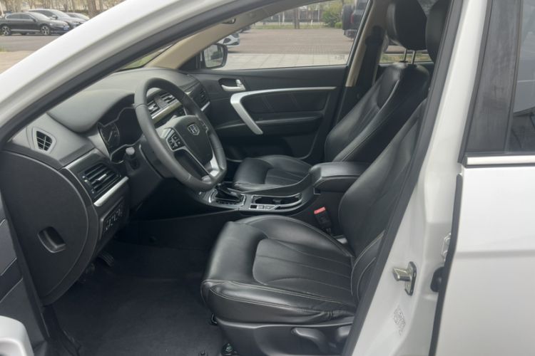 Used Geely Auto Emgrand 2017 Sedan Million Edition 1.5L CVT Upward Version Interior 6