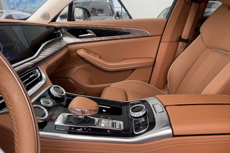 Used Hongqi H9 2025 Model Facelifted 2.0T Two-Wheel Drive Flag-Style Luxury Business Edition, 5 Seats Interior 7