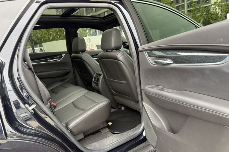 Used Cadillac XT5 2023 2.0T Two-Wheel-Drive Fashion Edition Interior 2