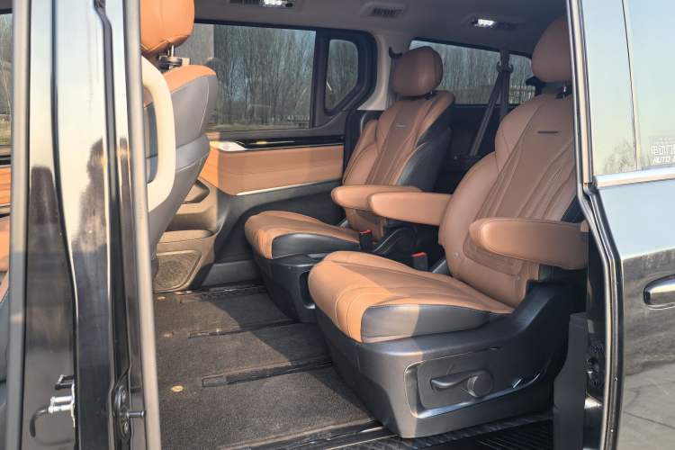 Used SAIC MAXUS G20 2021 PLUS 2.0T Gasoline Automatic Luxury Edition
