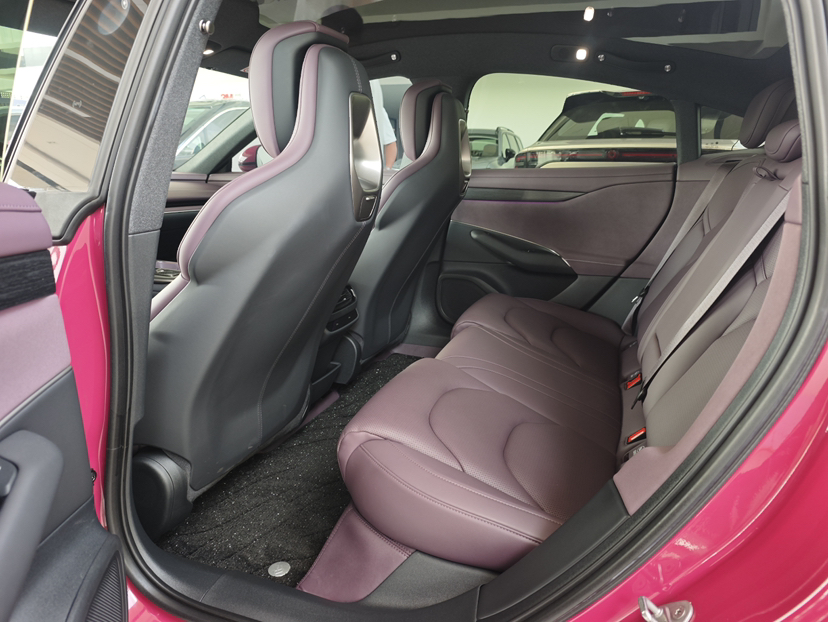 Xiaomi Auto SU7 2024 Rear-Drive Ultra-Long Range Advanced Pro-Level Intelligent Driving Version — снимка 11