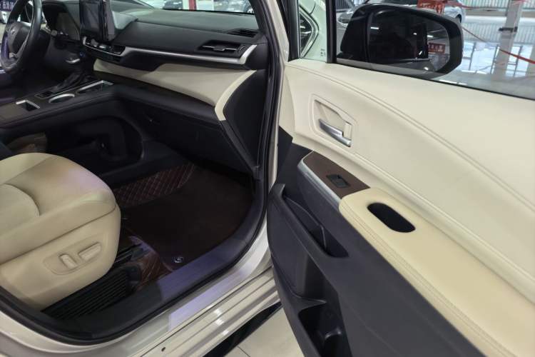 Used Toyota Sienna 2021 2.5L Hybrid Luxury Edition
