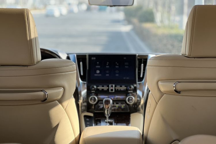 Used Toyota Alphard 2021 Dual-Engine 2.5L Luxury Edition