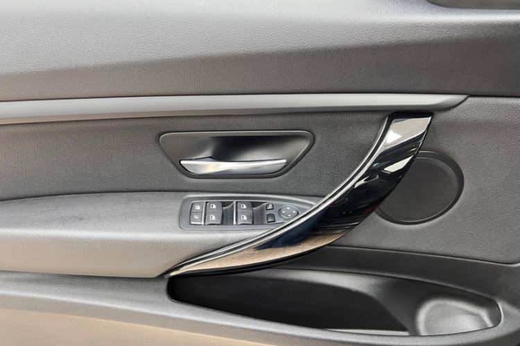 Used BMW 3 Series GT 2019 320i Sport Edition Interior 10