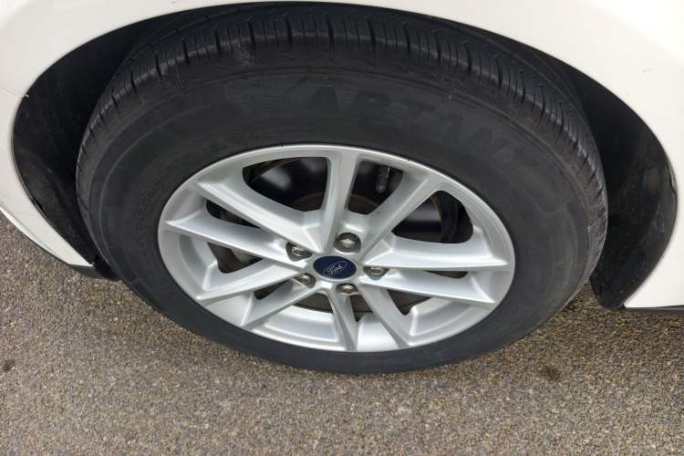 Used Ford Focus 2017 Hatchback 1.6L Manual Fashion Edition SmartDrive Version