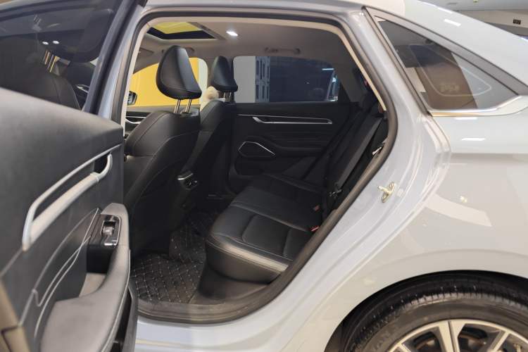 Used Geely Auto Emgrand 2023 4th Generation Champion Edition 1.5L CVT Prestige Model Interior 9